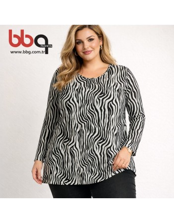 BAYAN BÜYÜK BEDEN GENİŞ KALIP YUVARLAK YAKA SİYAH BEYAZ DESENLİ BLUZ-